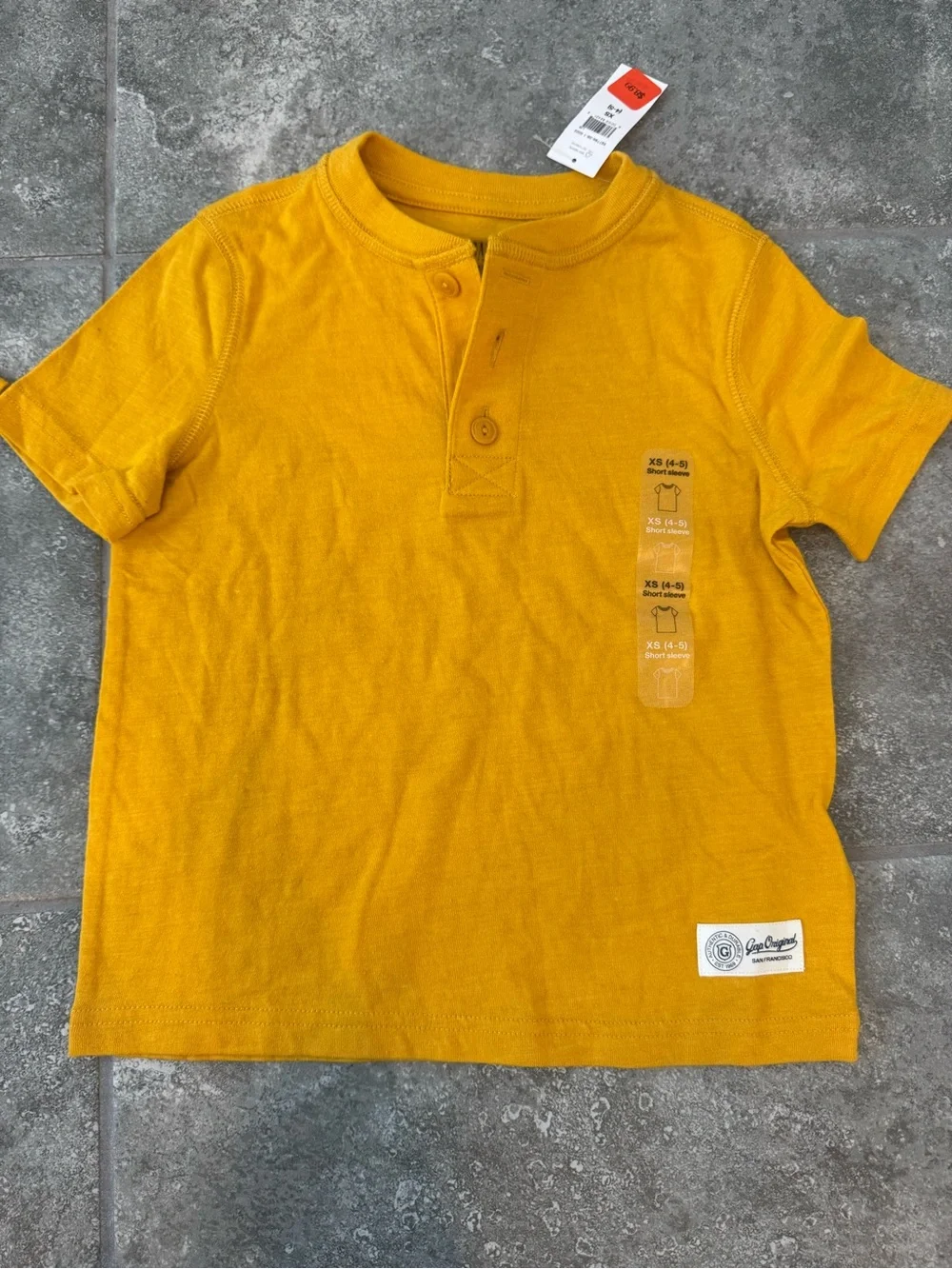 Gap kids tee bundle of 2 size XS 4T 5T NWT
